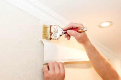 Pose de papier peint à Trévérec — revêtements muraux et toiles de verre